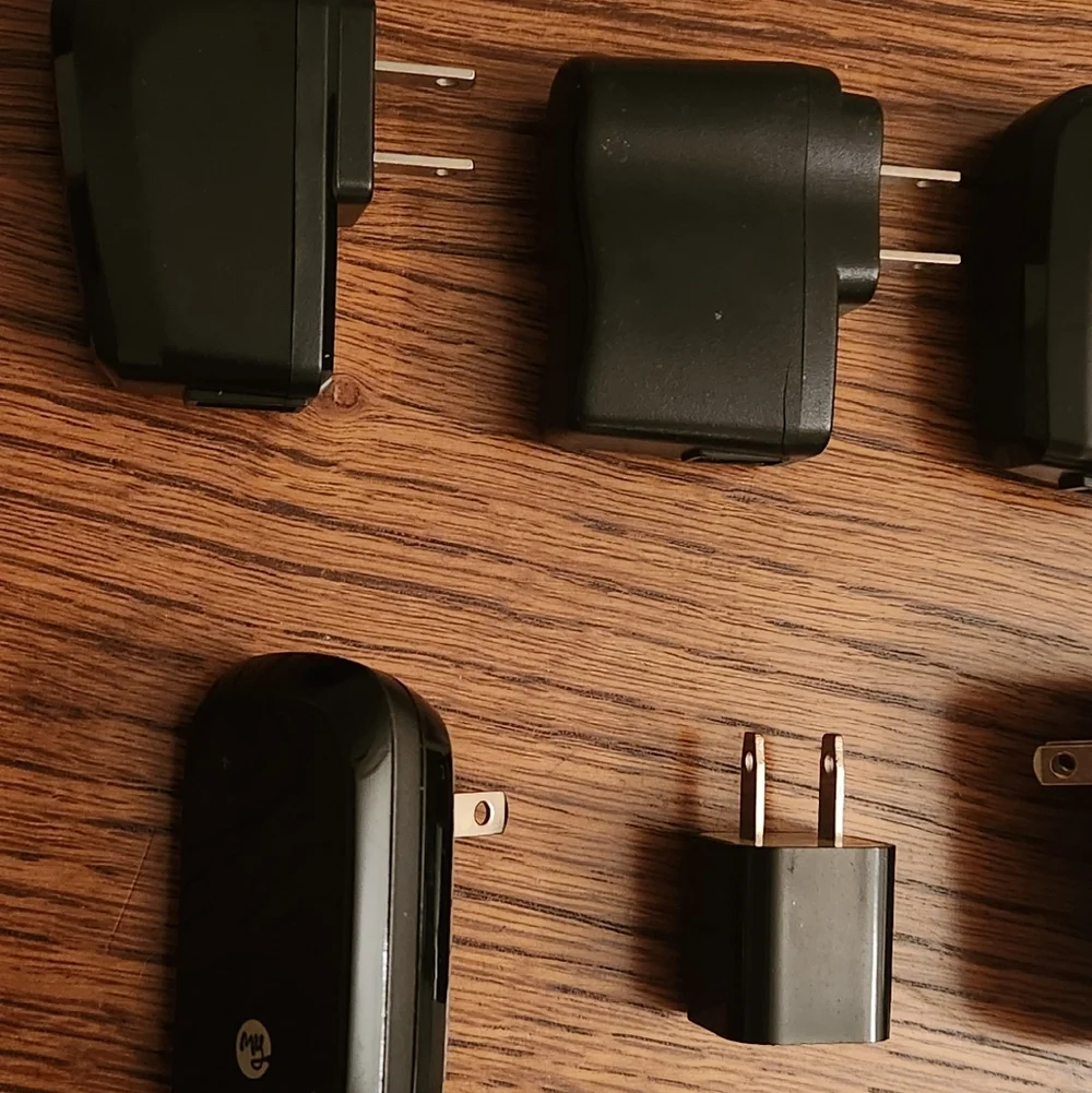7 Charging Bricks USB (All Work And Have Been Tested)
